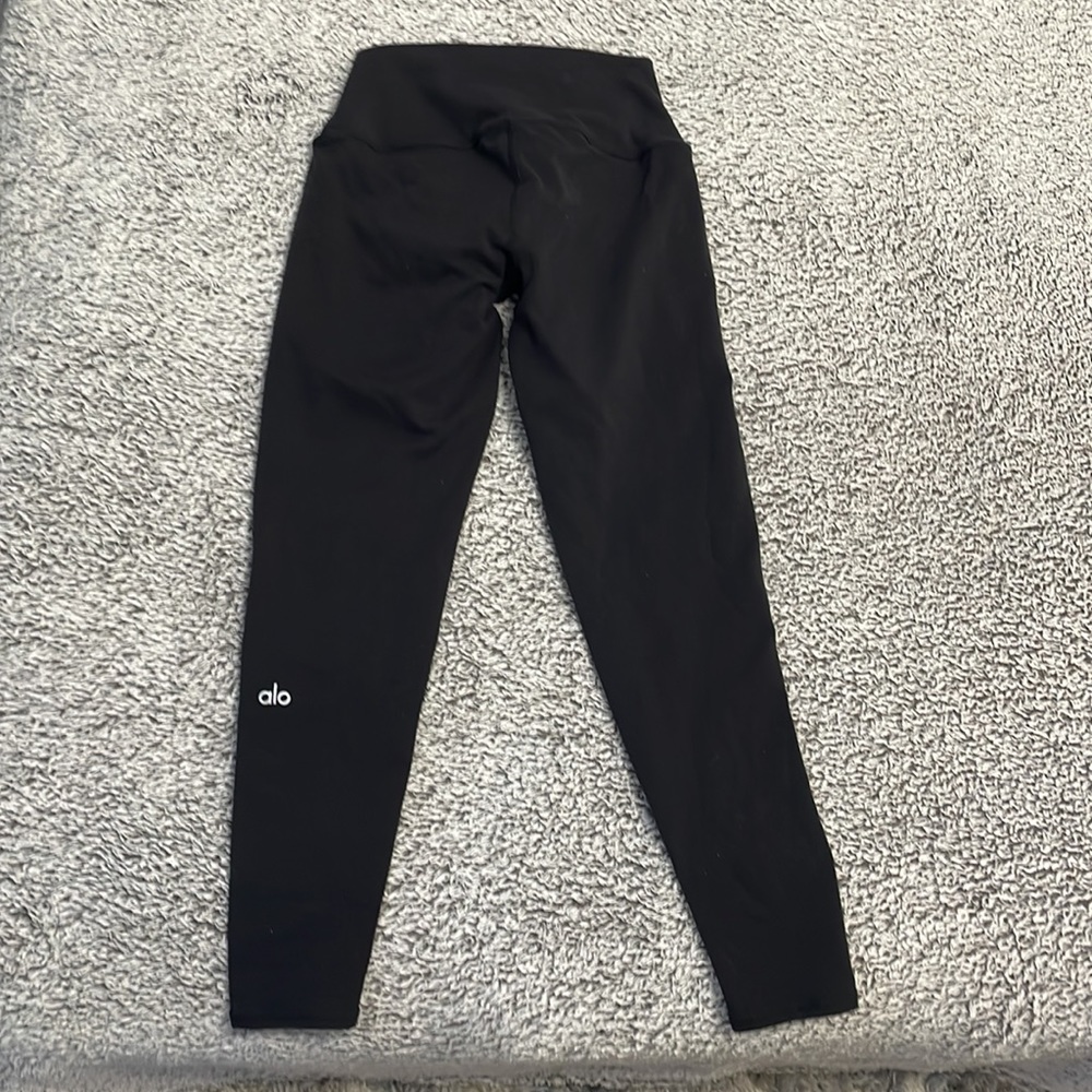 7/8 alo Airbrush leggings worn ONCE